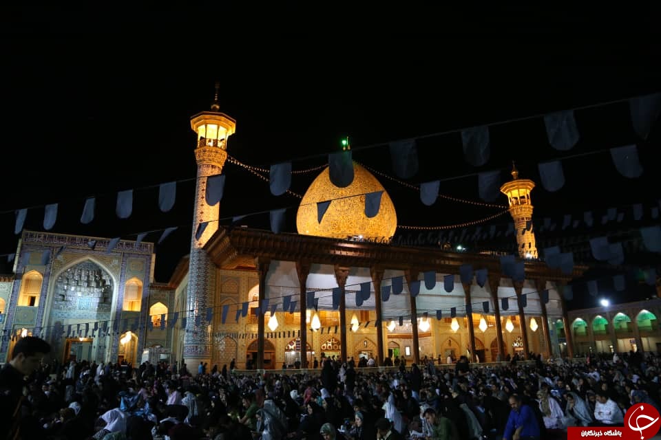 نوای الغوث الغوث در فارس طنین انداز شد/مراسم شب قدر در سومین حرم اهل بیت (ع) + تصاویر
