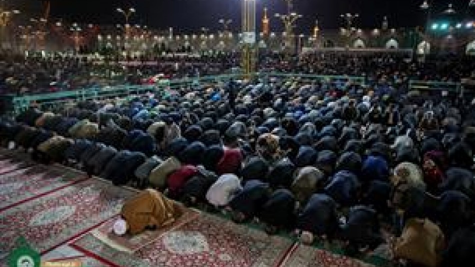 اقامه باشکوه نماز جماعت شب نوزدهم رمضان در حرم مطهر رضوی