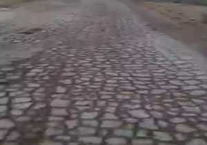 فیلمی از وضعیت نامناسب جاده در روستای سبع اگتای علیا