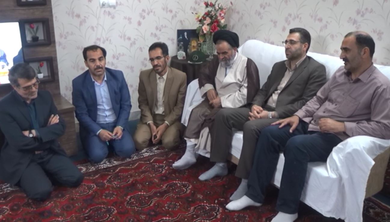 دیدار با خانواده شهدا در خمین