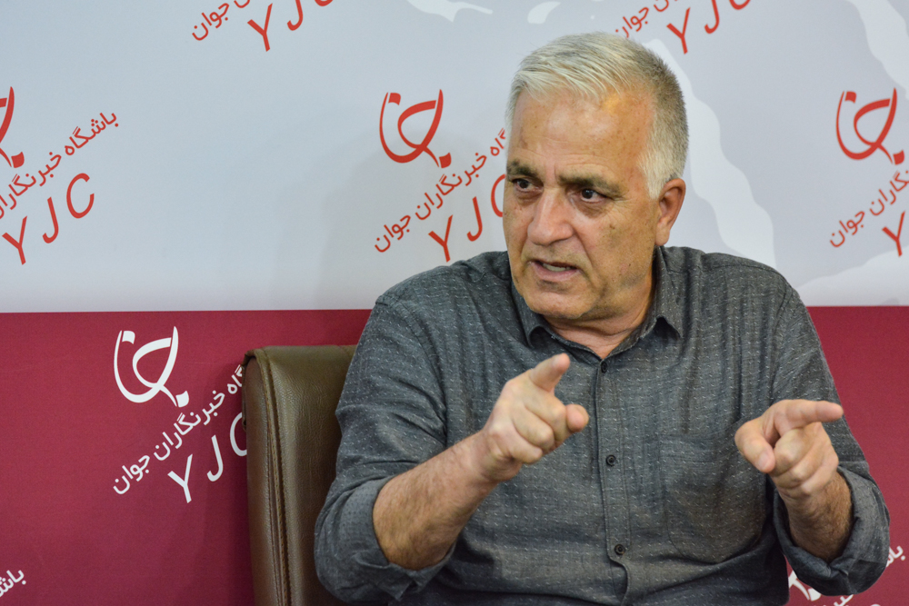 عکسی که به بدنه جامعه سیلی نزند، عکس نیست/ کمترین دروغ را در عکس&zwnj;های جنگ می&zwnj;توان دید/ یک بازیگر سینما قهرمان می&zwnj;شود، اما جایگاه عکاس جنگ کجاست؟