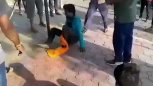 حمله هندو&zwnj;های گاوپرست به مسلمانانی که گوشت گاو همراه داشتند