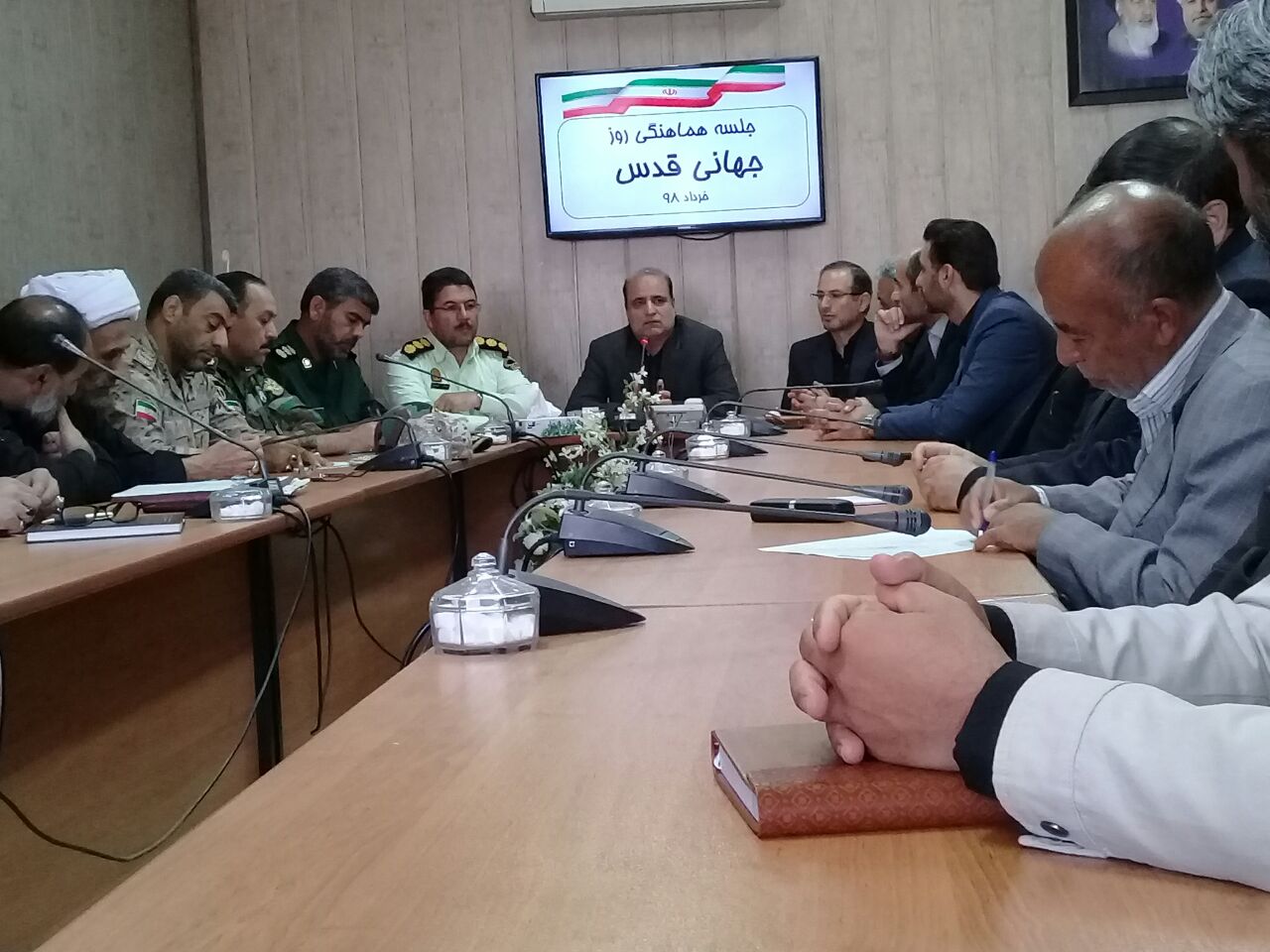مردم و مسئولین در راهپیمایی روز قدس شرکت کنند