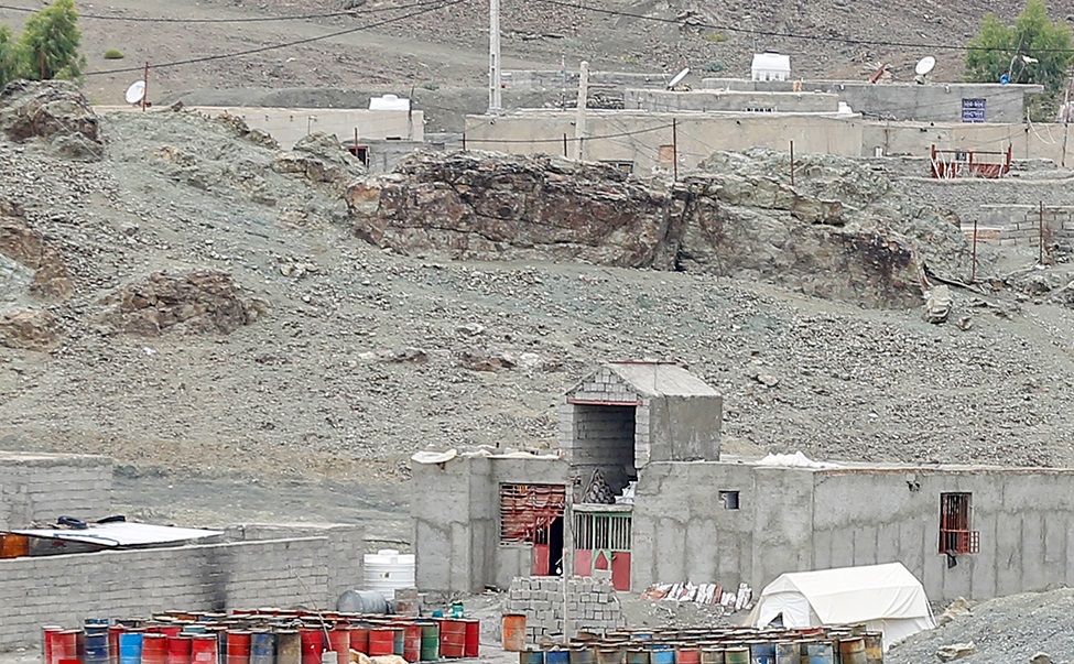 قاچاق بنزین از روستایی که به اوپک ایران معروف است /سرمایه&zwnj;گذاری درآمد قاچاق در مناطق لوکس
