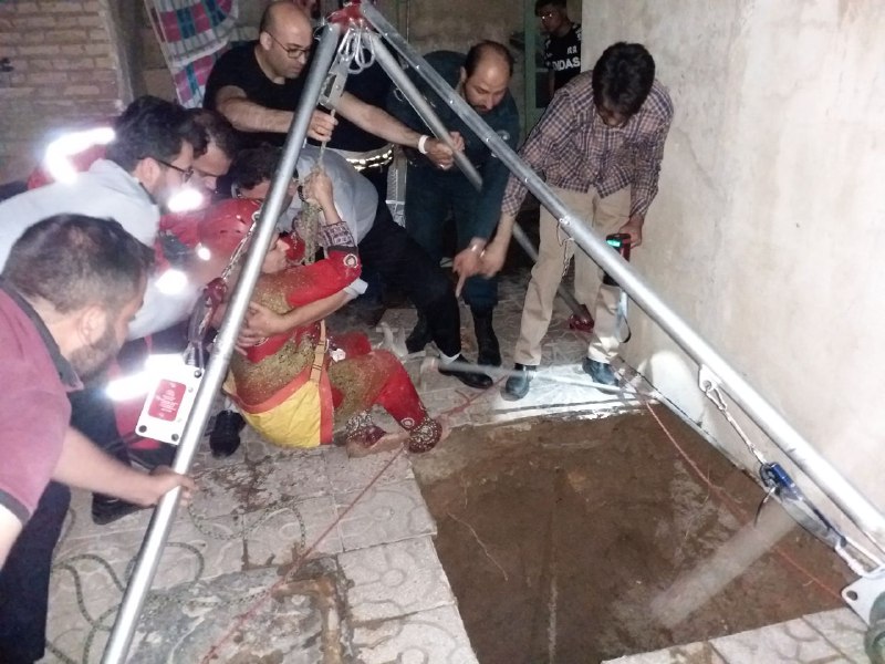 نجات بانوی سمنانی از چاه پنج متری