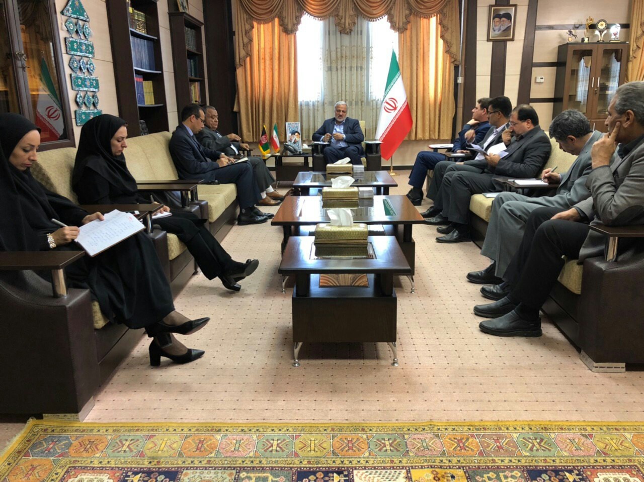 پل ارتباطی افغانستان با جهان بندر چابهار است /صادرات و واردات و نیازمندی&zwnj;های افغانستان از مرز&zwnj;های رسمی ایران انجام می&zwnj;شود