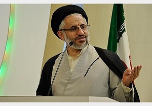مردم با حل مشکلات اقتصادی شاد می شوند نه رقص و آواز