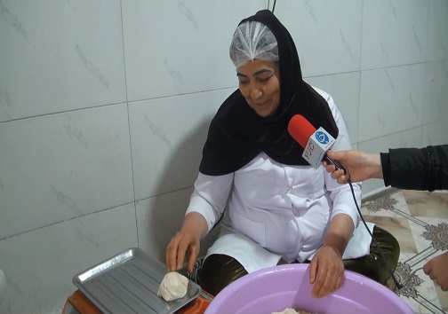 تلاش بانوی کردستانی برای خودکفایی