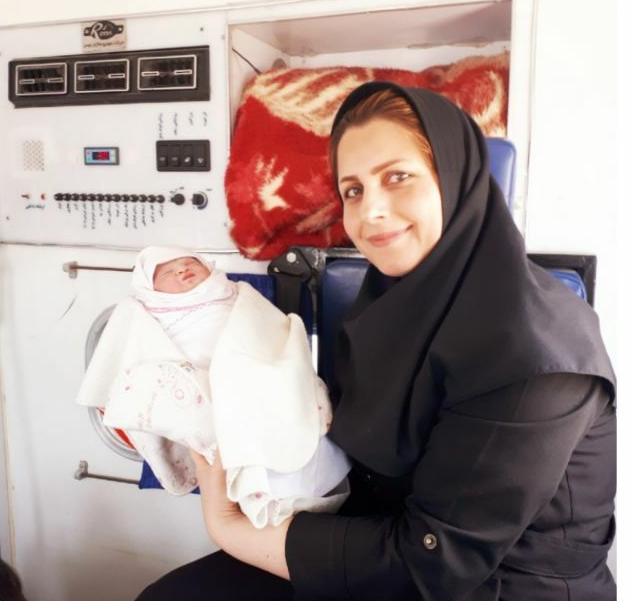 تولد نوزاد عجول در آمبولانس