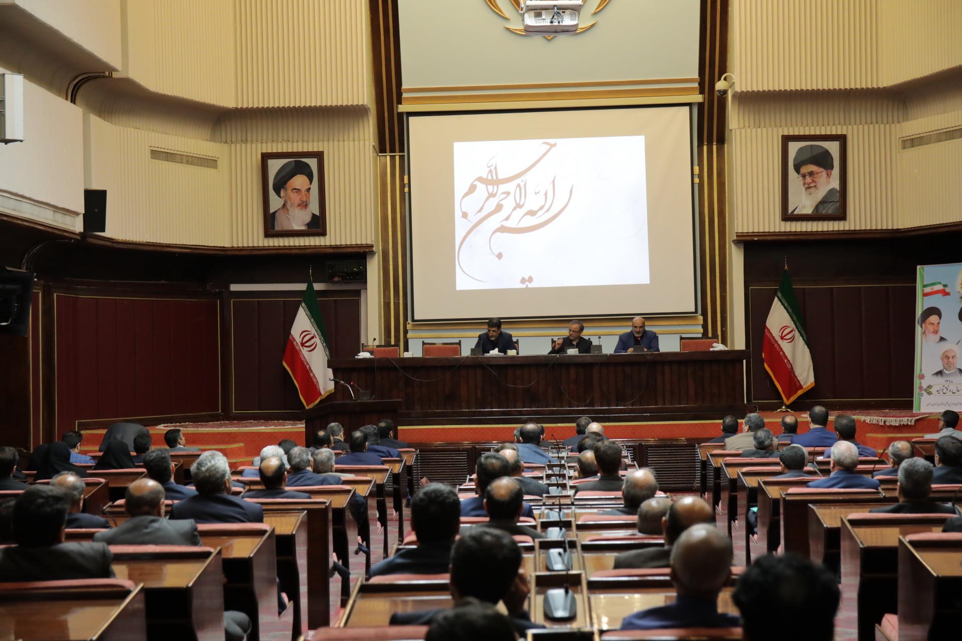پیش از وقوع هرگونه تخلفی در ساختار اداری باید پیشگیری لازم انجام گیرد