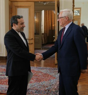 دیدار ریابکوف  و عراقچى در تهران
