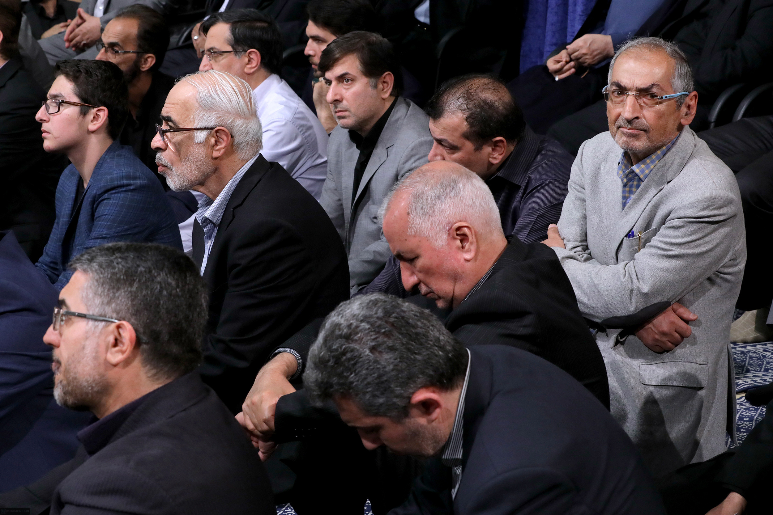 حضور صادق زیباکلام در دیدار شب گذشته با رهبر انقلاب +عکس