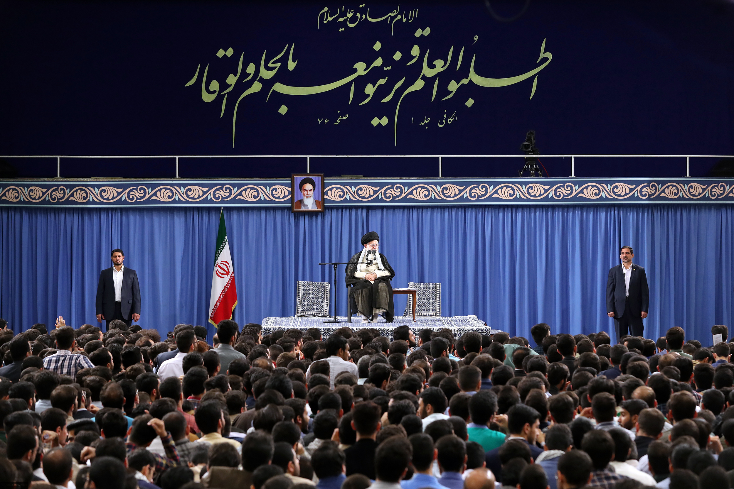 خانه امید؛ روایتی از دیدار رمضانی دانشجویان با رهبر انقلاب