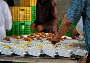 توزیع بیش از ۳  هزار غذای گرم بین مددجویان کمیته امداد