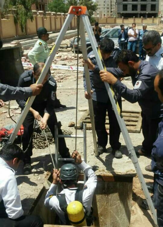 جان باختن یک جوان در اثر سقوط در چاه فاضلاب