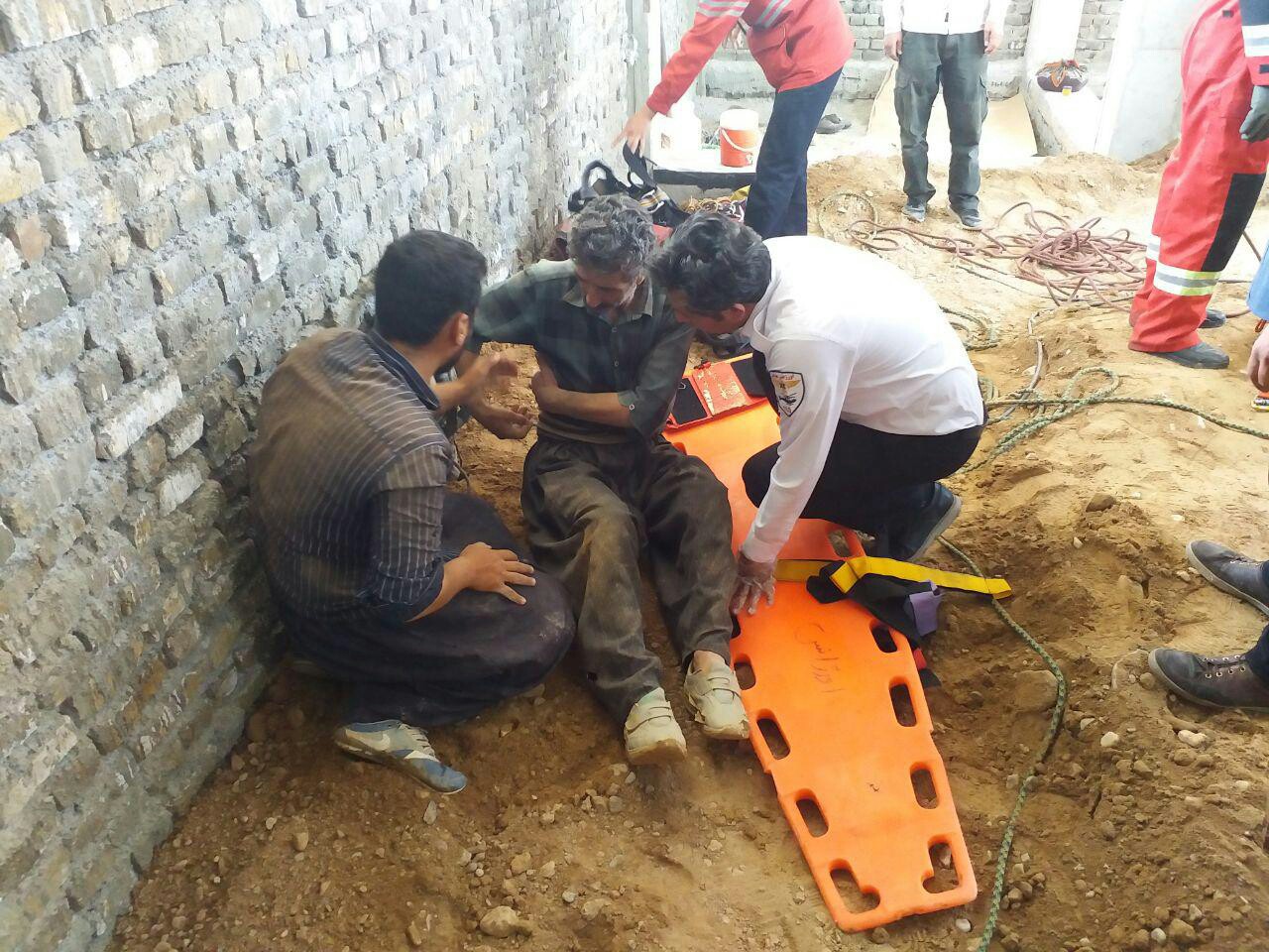 نجات مقنی از چاه ۱۵ متری در سمنان