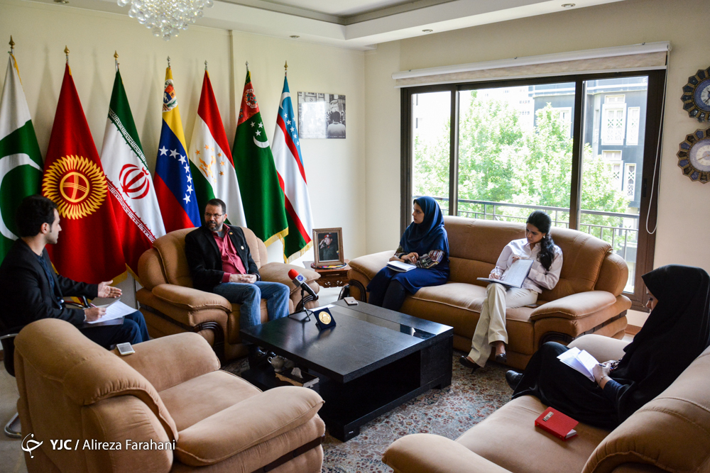 اپوزیسیون ونزوئلا از کاخ سفید دستور می گیرد/تهران و کاراکاس تحریم&zwnj;ها را می&zwnj;شکنند