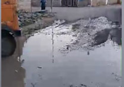 وضعیت نامناسب معابر در  روستای اجیرلو کندی مغان + فیلم