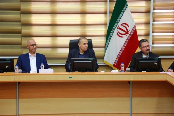 با هر نوع ایجاد اختلال در کار جوانان برخورد می&zwnj;کنم