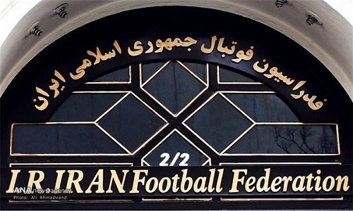 میزان بدهی باشگاه ها اهمیتی ندارد، بلکه باید تمام تعهدات تسویه شود/ باید به فیفا و AFC اطلاعات صحیح بدهد/امضاء قرارداد سفید خلاف قواعد حقوقی است