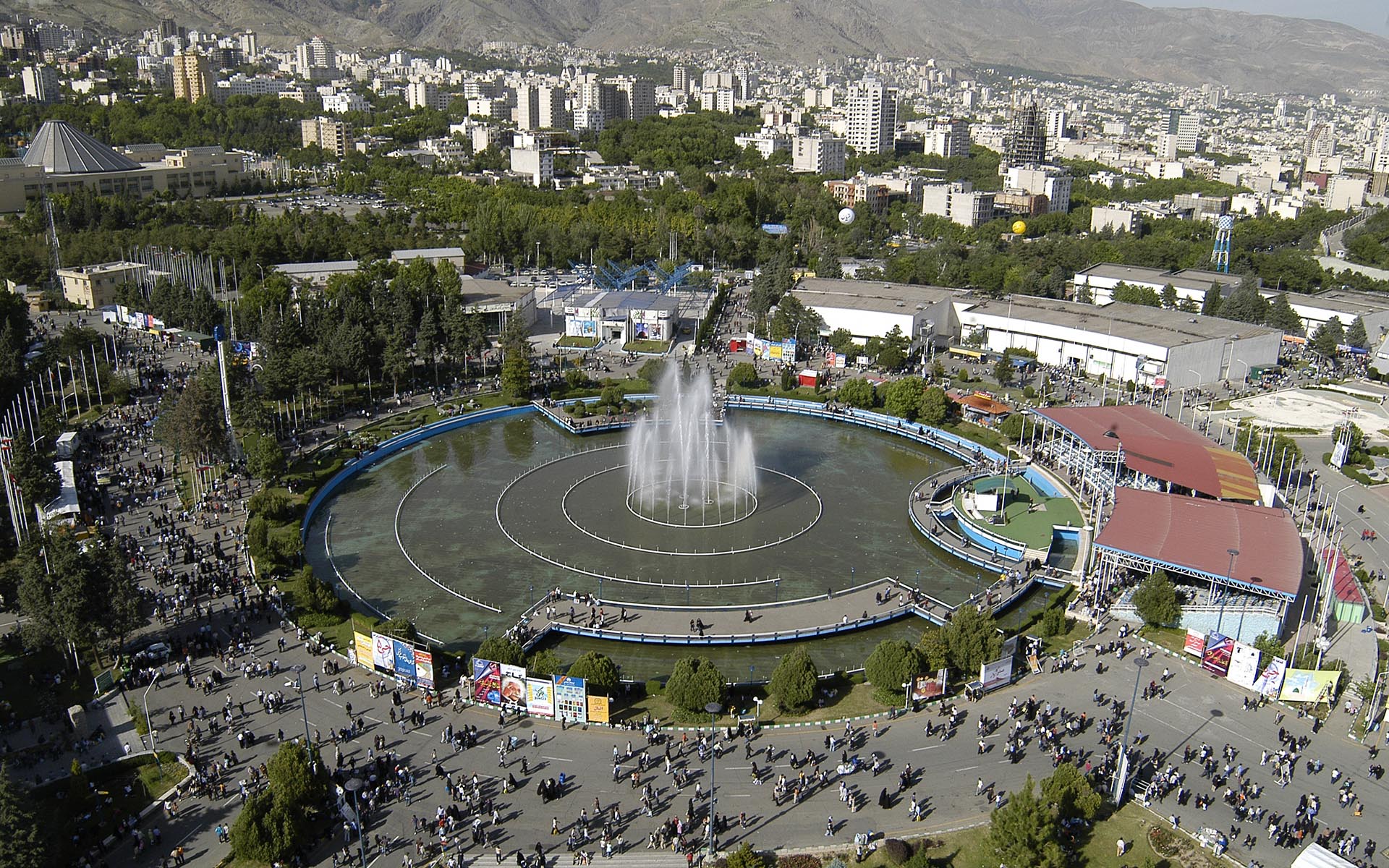 واگذاری سالن میلاد نمایشگاه تهران صحت ندارد/حضور ایران در اکسپوی امارات