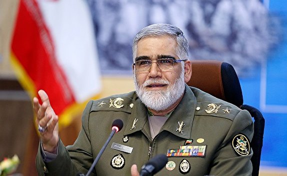 کوچک&zwnj;ترین تعرض دشمن به ایران با پاسخ محکم نیرو&zwnj;های مسلح روبه&zwnj;رو می&zwnj;شود / پرچم مبارزه به جوانان رسید
