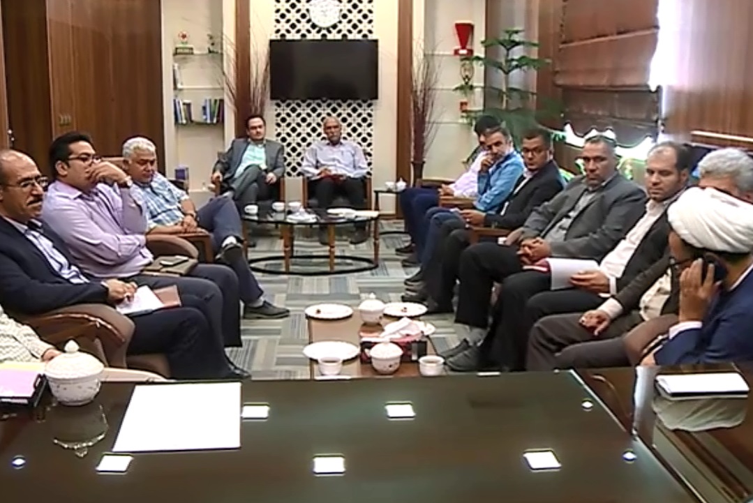 پیگیری مشکلات فاضلاب شهر محلات از طریق وزیر
