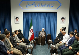دیدار رئیس مرکز ملی فرش ایران با امام جمعه قزوین