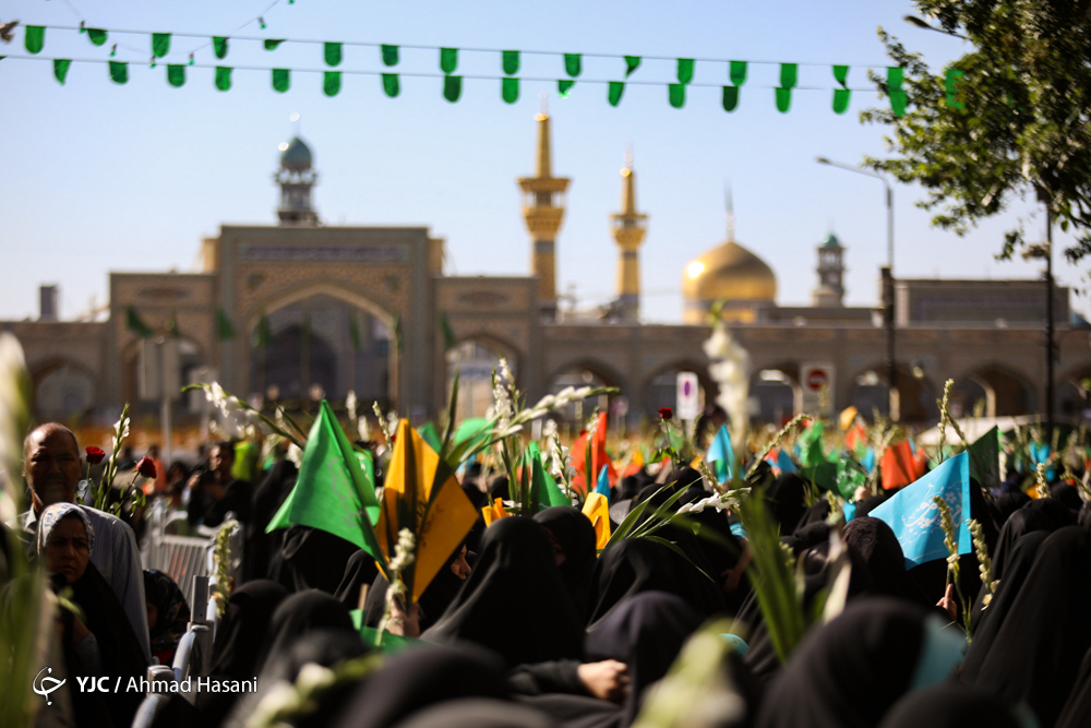 جشن مردمی گلباران حرم مطهر رضوی با حضور بانوان مشهدی +فیلم جشن مردمی گلباران حرم مطهر رضوی با حضور بانوان مشهدی +فیلم