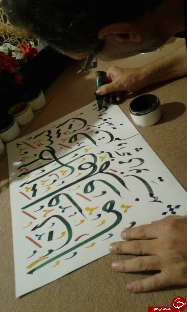 کتابت ششصدمین اثر هنرمند فارسی با ناخن انگشتان دست به مناسبت روز قلم + تصاویر کتابت ششصدمین اثر هنرمند فارسی با ناخن انگشتان دست به مناسبت روز قلم + تصاویر