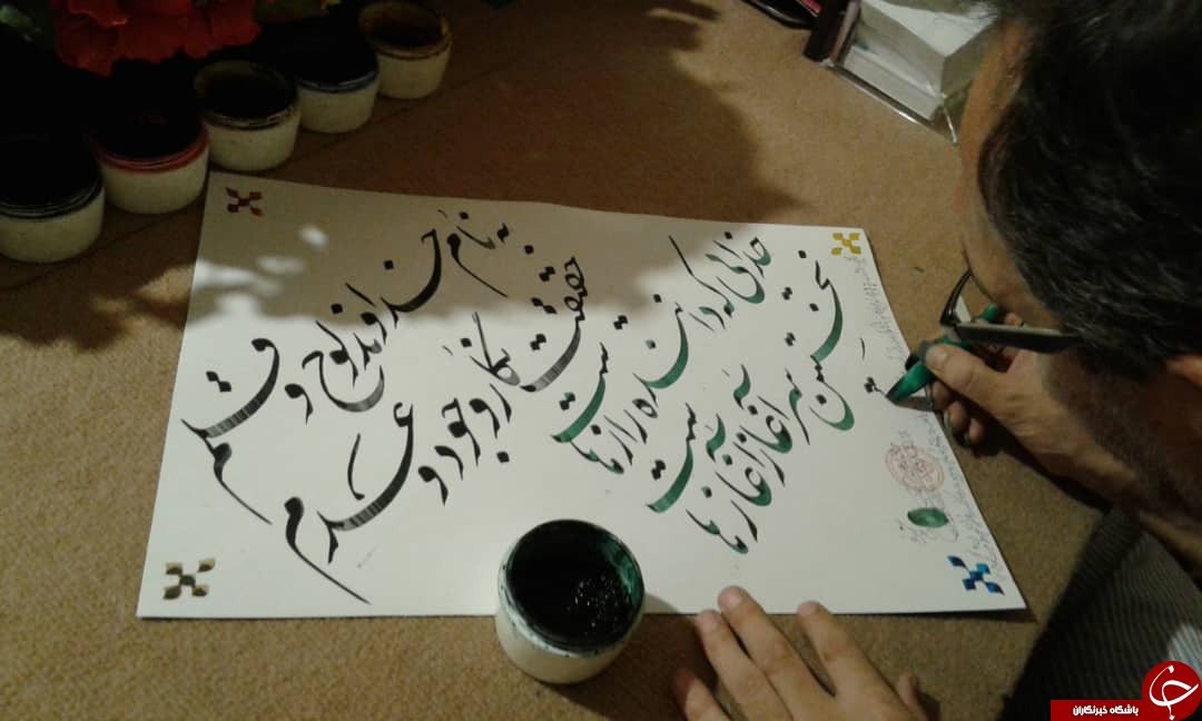 کتابت ششصدمین اثر هنرمند فارسی با ناخن انگشتان دست به مناسبت روز قلم + تصاویر کتابت ششصدمین اثر هنرمند فارسی با ناخن انگشتان دست به مناسبت روز قلم + تصاویر