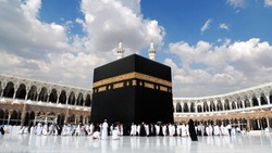 برگزاری دعای کميل در مدينه منوره + فیلم
