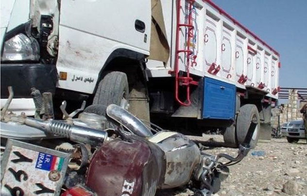 برخورد یک دستگاه موتور سیکلت با کامیون یک کشته بر جا گذاشت