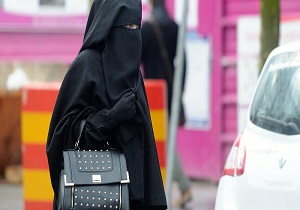 تونس پوشیدن نقاب در اماکن و ادارات دولتی را ممنوع کرد
