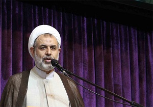 دشمن برای ضربه زدن به جوانان برنامه ریزی کرده است