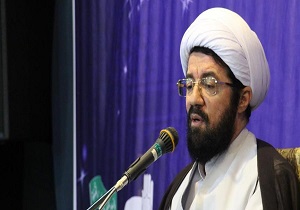 رعایت ادب و معرفت از آداب زیارت است