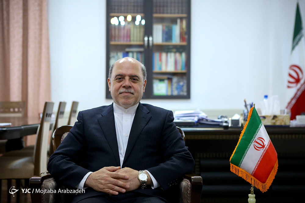 حضور ایران در سازمان شانگهای امتیازات و موقعیت&zwnj;های بسیار خوبی را در اختیار کشور ما می گذارد/  عضو ناظر شانگهای بودن از عضو نبودن بسیار بهتر است/ شانگهای تریبونی برای رساندن صدای ما به جهان است/ اجلاس&zwnj;های بین المللی دیدار روسای جمهور در جهت ایجاد روابط مثبت را در اختیار ما قرار می دهد