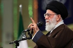 تحسین رهبر انقلاب از شعری درباره عفاف و حجاب + فیلم