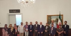 دیدار جوانان ایرانی شرکت کننده در مراسم سالگرد کشتار سربرنیتسا با سفیر ایران