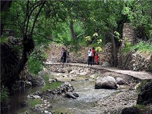 بررسی ساماندهي گردشگري در روستاي اخلمد چناران