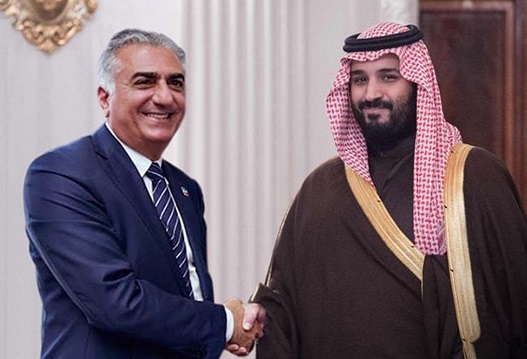 چرا پسر شاه فراری ایران بن سلمان را در آغوش گرفت؟ چرا پسر شاه فراری ایران بن سلمان را در آغوش گرفت؟