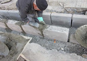 اجرای بیش از  ۶هزار متر جدول گذاری و اصلاح جداول در خوی