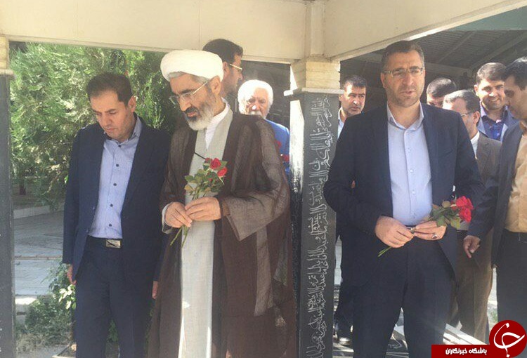 حضور  معاون قضایی قوه قضاییه در گلباران گلزار شهدای خمین