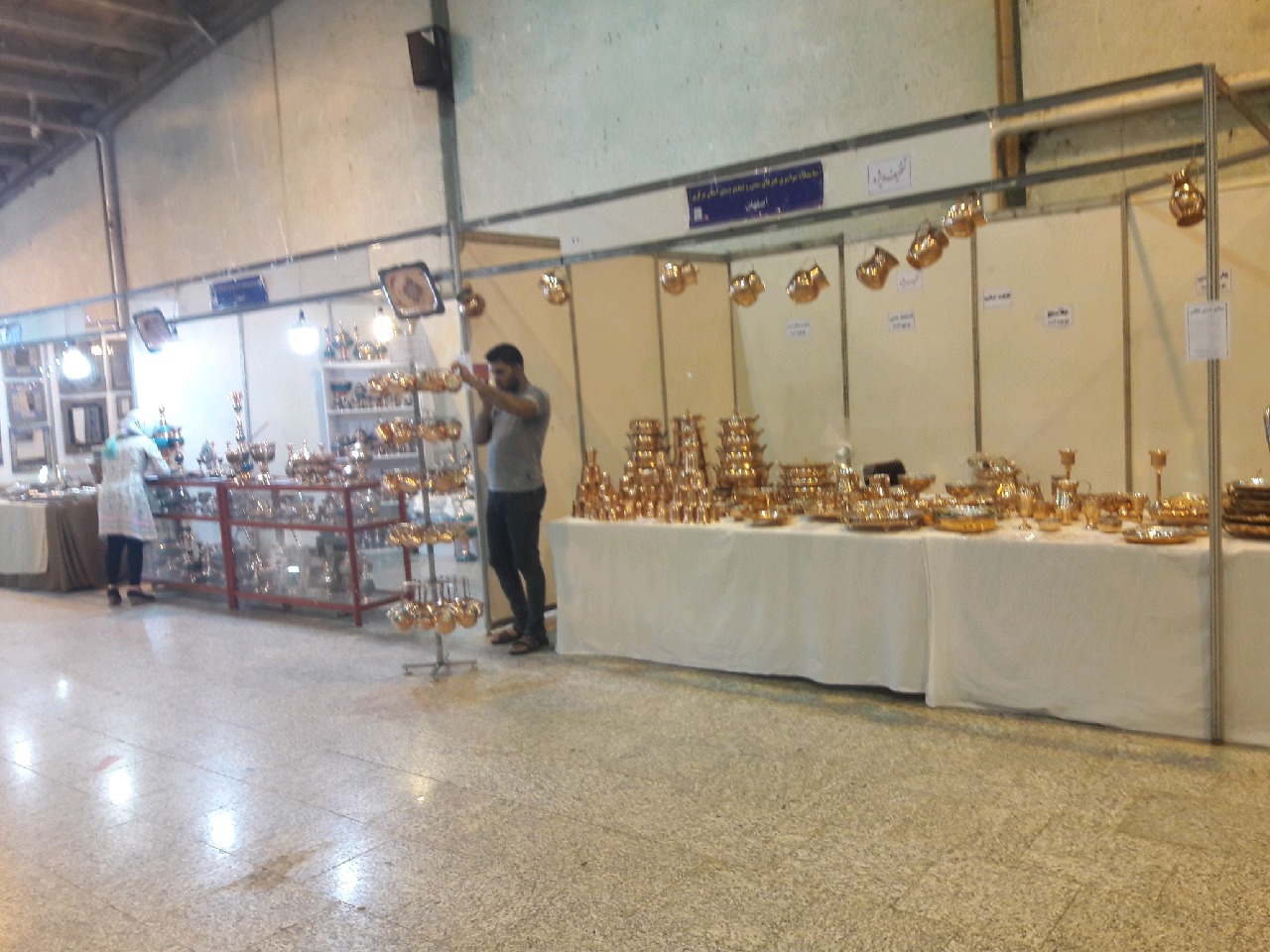 یک سال تلاش هنرمندان برای شرکت در نمایشگاه ملی صنایع دستی