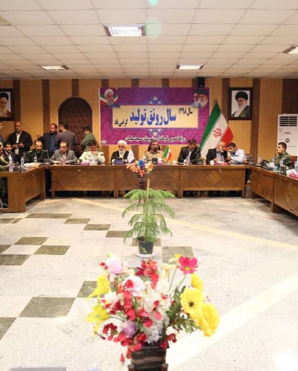 حضور محسن رضایی در مناطق زلزله&zwnj;زده مسجد سلیمان +تصاویر