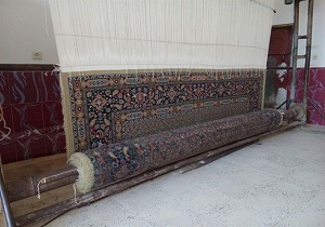 اهدای دو تخته فرش به عتبات عالیات در بخش دستگردان