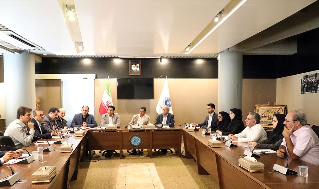 ۶۵ درصد مالیات کشور را تولیدکنندگان پرداخت می‌کنند