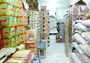 کشف انبار مواد غذایی احتکار شده در شیراز