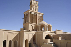 نگهداری از ۷۷۰۰ شی تاریخی استان کهگیلویه و بویراحمد در یک انباری نمناک + فیلم