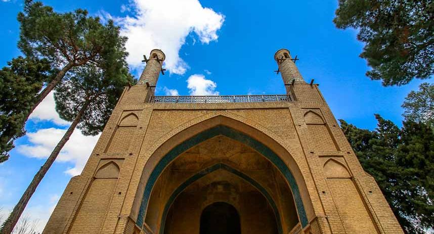 منارجنبان را به خانه ات ببر!